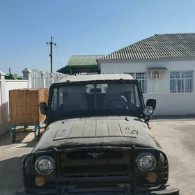 UAZ 469 1990