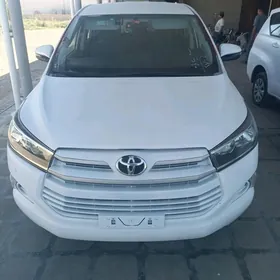 Toyota Innova 2021