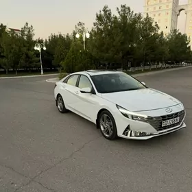 Hyundai Elantra 2022