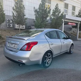Nissan Versa 2013