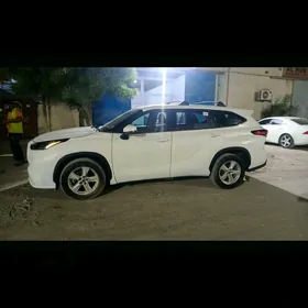 Toyota Highlander 2021