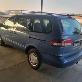 Toyota Sienna 2001