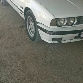 BMW 520 1990