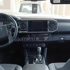 Toyota Tacoma 2017