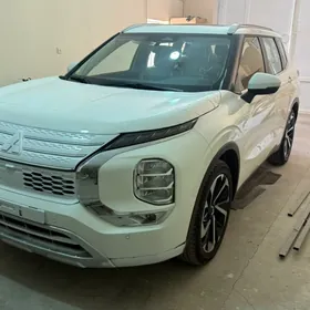Mitsubishi Outlander 2024