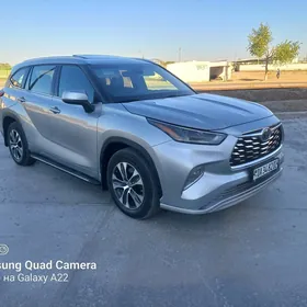 Toyota Highlander 2022