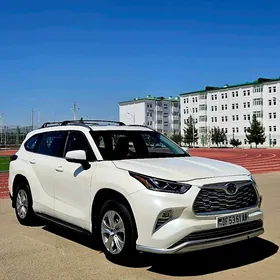 Toyota Highlander 2020
