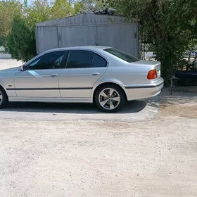 BMW E39 2001