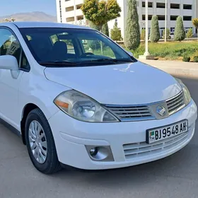 Nissan Versa 2010