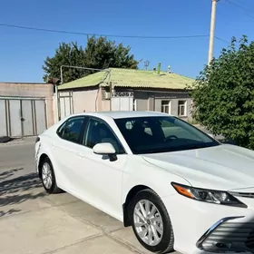 Toyota Camry 2021