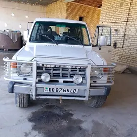Mitsubishi Pajero 1990