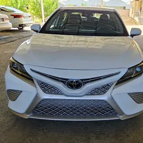 Toyota Camry 2020