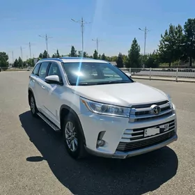 Toyota Highlander 2019