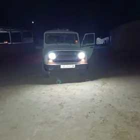 UAZ 469 2002