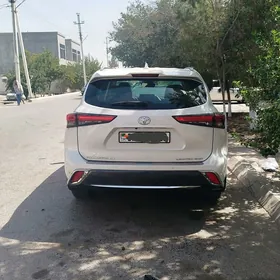 Toyota Highlander 2020