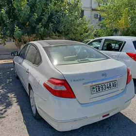 Nissan Teana 2010
