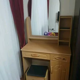 Трюмо