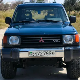 Mitsubishi Montero 1996