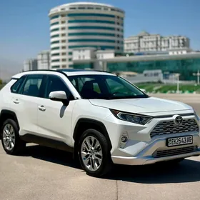 Toyota RAV4 2021