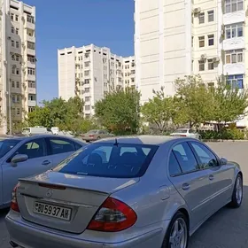 Mercedes-Benz E320 2003