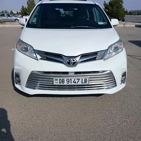 Toyota Sienna 2017