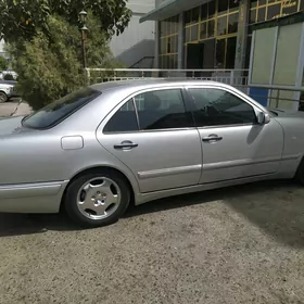 Mercedes-Benz E-Class 2000
