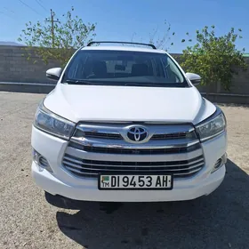 Toyota Innova 2017