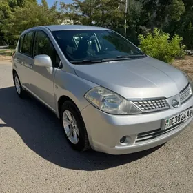 Nissan Versa 2010