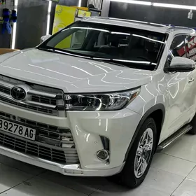 Toyota Highlander 2018