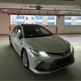 Toyota Camry 2024