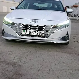 Hyundai Elantra 2021