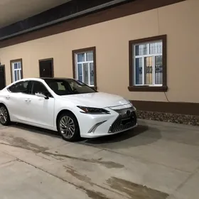 Lexus ES 350 2019
