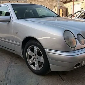 Mercedes-Benz E320 2000