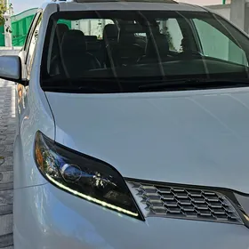 Toyota Sienna 2019