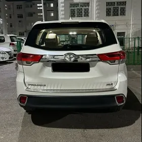 Toyota Highlander 2016