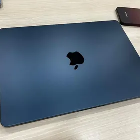 Macbook air M2 8/512