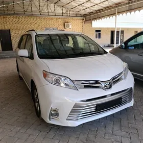 Toyota Sienna 2020