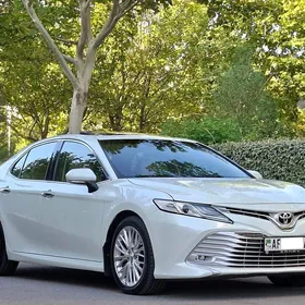 Toyota Camry 2018