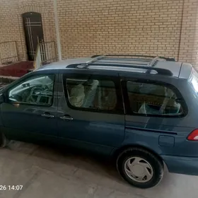 Toyota Sienna 2001