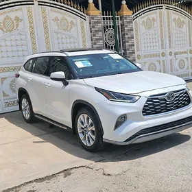 Toyota Highlander 2022