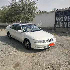 Toyota Camry 2000