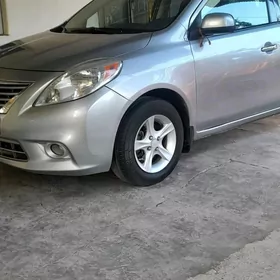 Nissan Versa 2013
