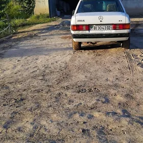 Mercedes-Benz 190E 1986