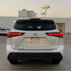 Toyota Highlander 2021
