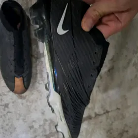 nike butsy