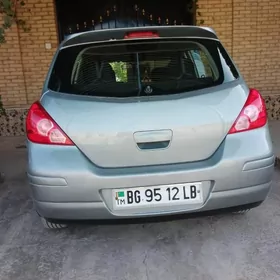 Nissan Versa 2010