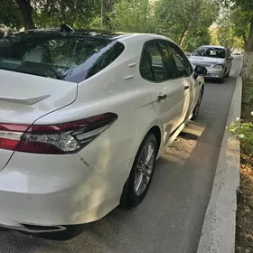 Toyota Camry 2020