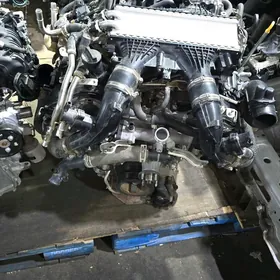 land gruiser 300 motor V35A