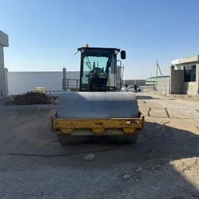 Caterpillar Excavator 2013