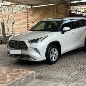Toyota Highlander 2022